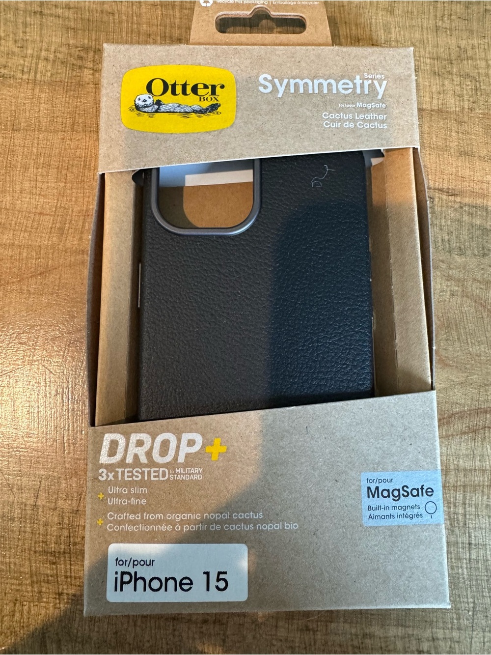 OtterBox Symmetry Series MagSafe Cactus Leather iPhone 15 Case - Black